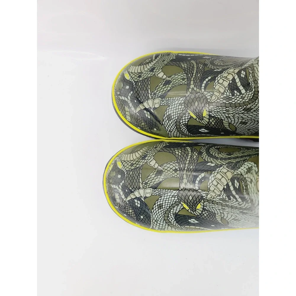 Bogs,‎ Round Toe Rubber, Neoprene, Outdoor Boot Rain Boot Kids Size 4 Green Gray